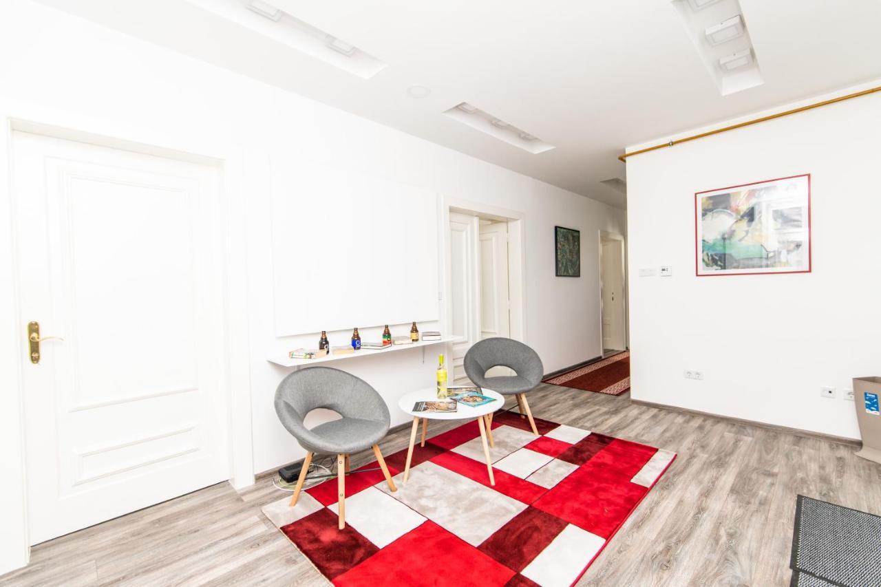 Modern Studio For 3 People In The Heart Of The City Center Sarajevo Exterior foto